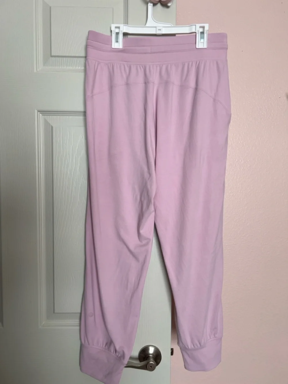 Lululemon Ready to Rulu
High-Rise Cropped Jogger (Pink Peony) - Picture 3 of 5